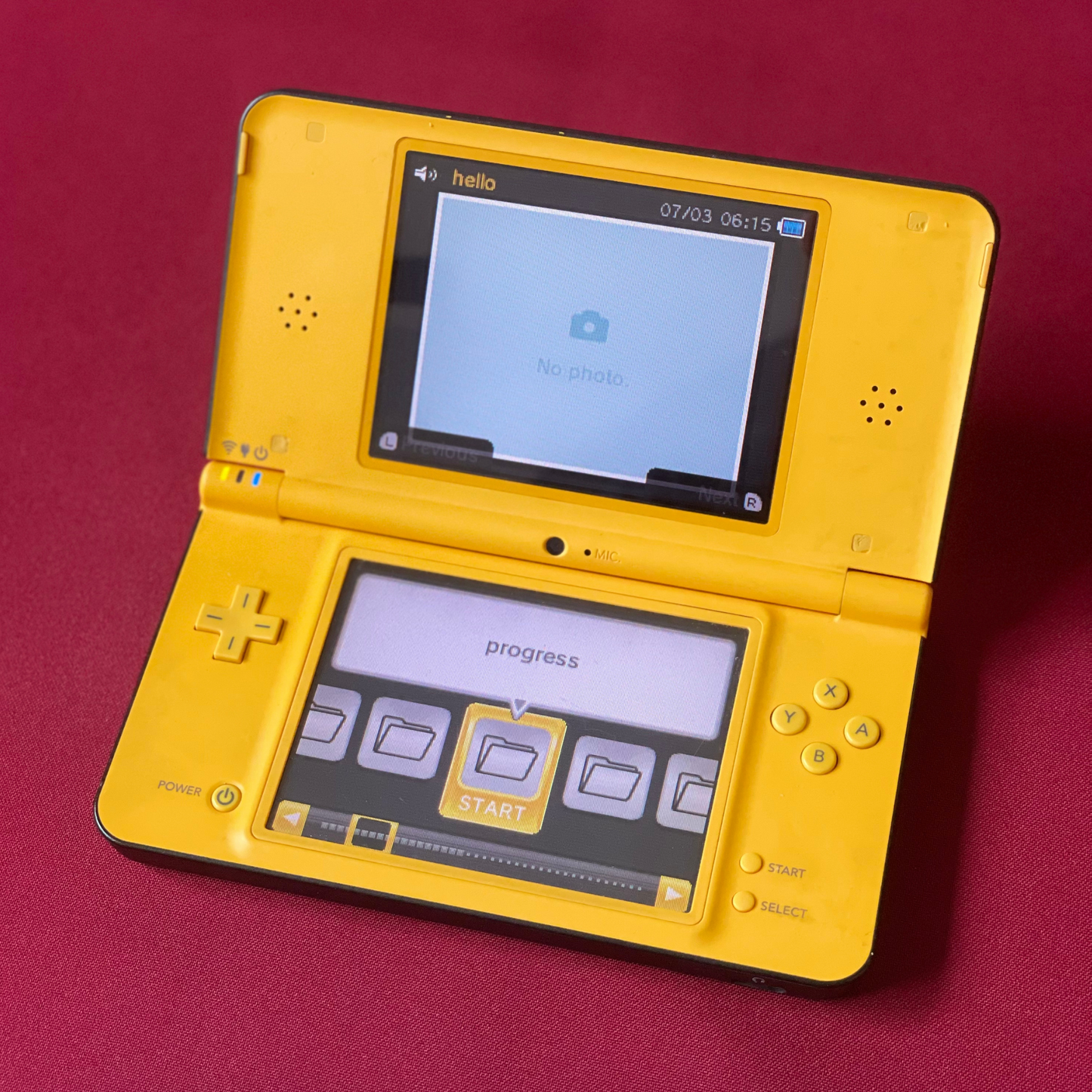 Nintendo DSi LL (XL) Yellow