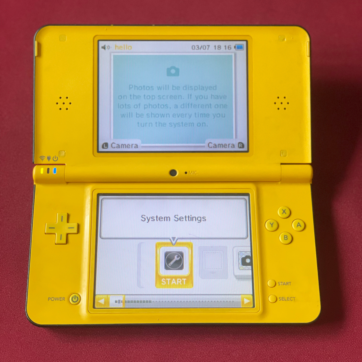 Nintendo DSi LL (XL) Yellow