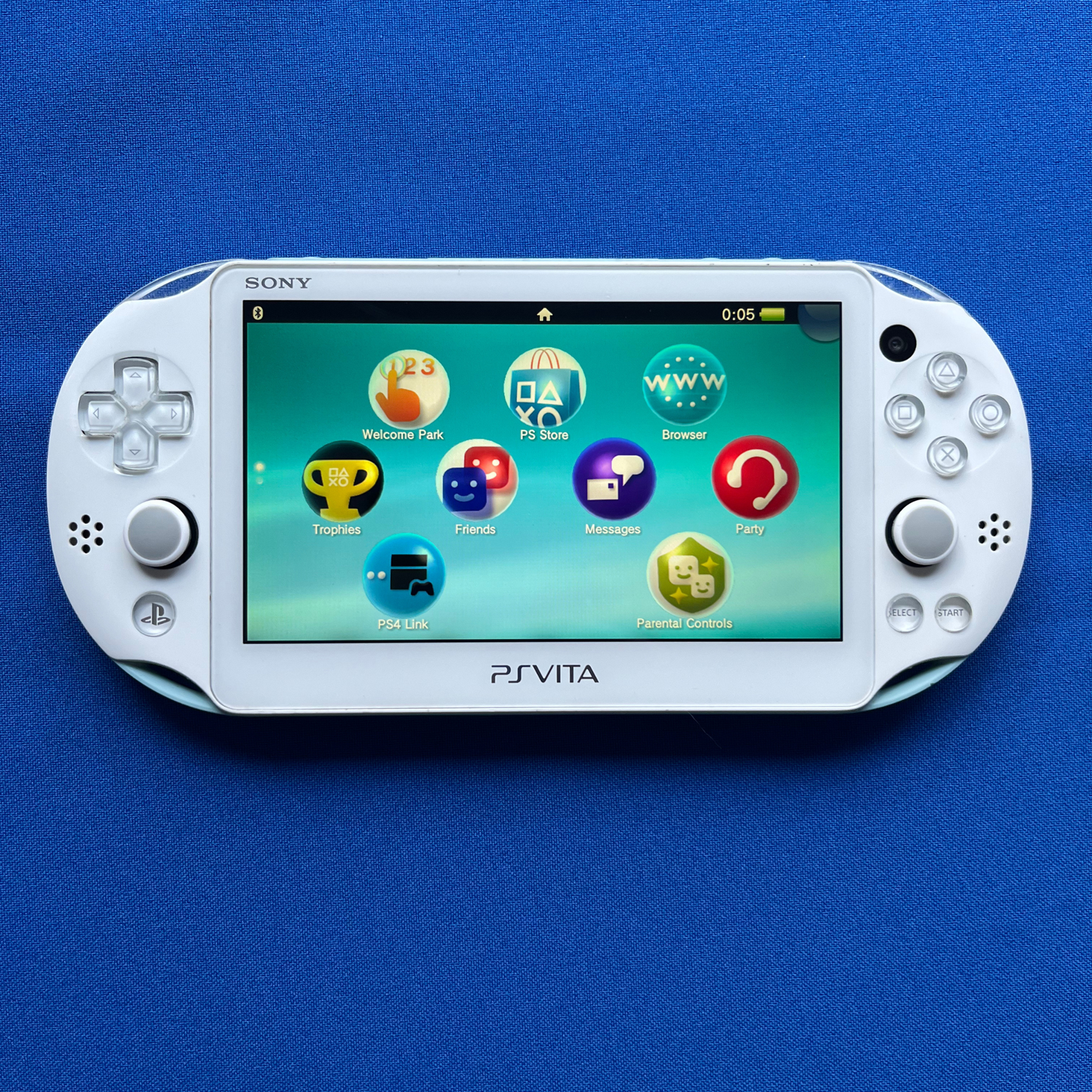 Sony PlayStation Vita 2000 (Slim) Light Blue/White