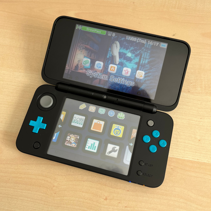 New Nintendo 2DS XL Black & Turquoise kompletní balení