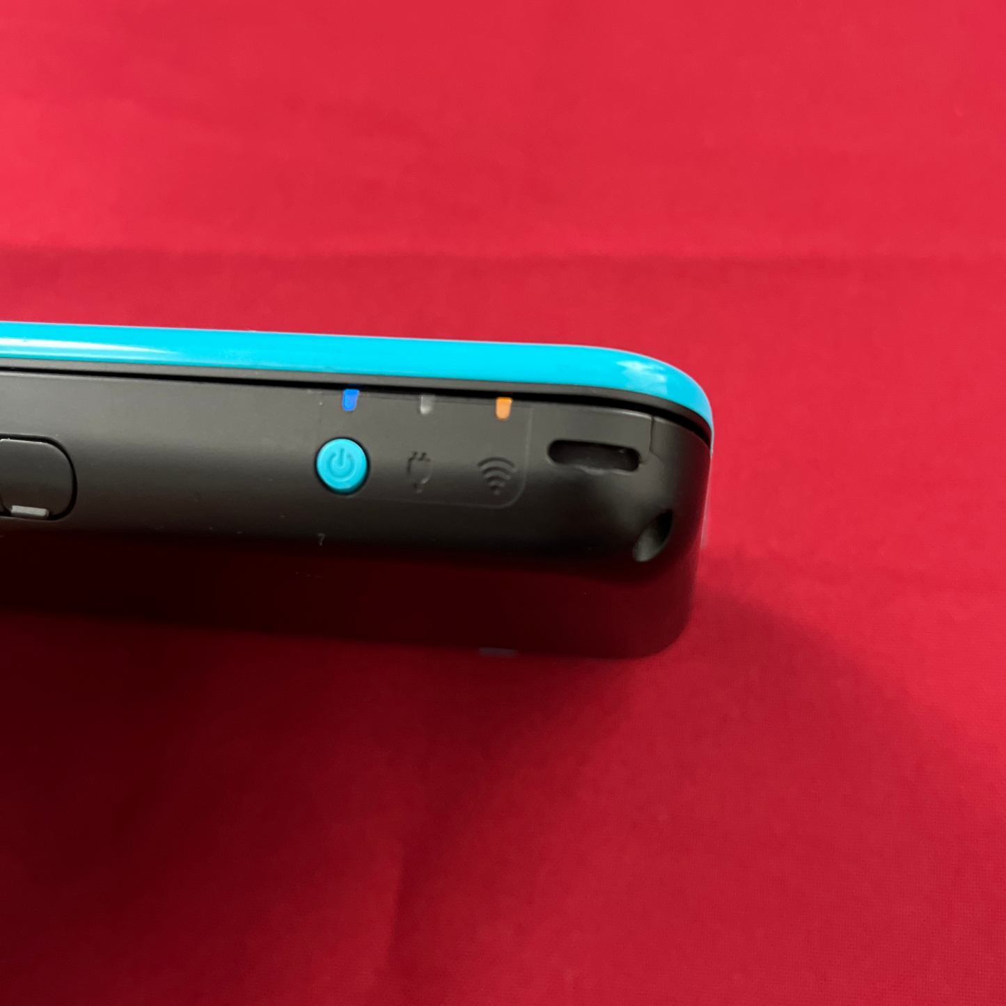New Nintendo 2DS XL Black & Turquoise