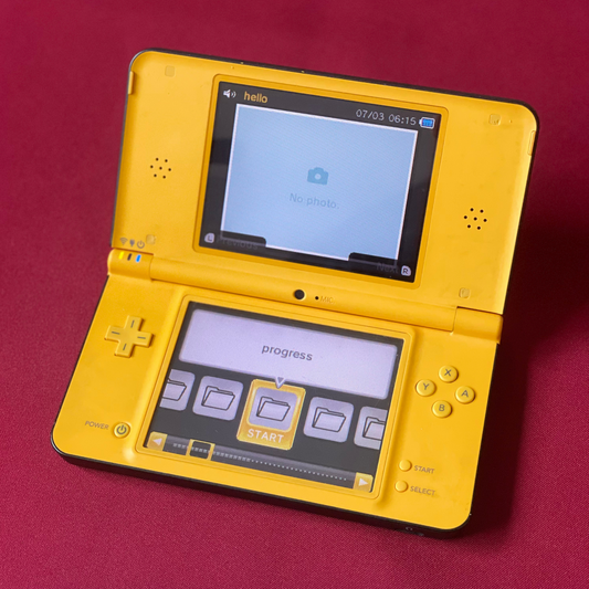 Nintendo DSi LL (XL) Yellow