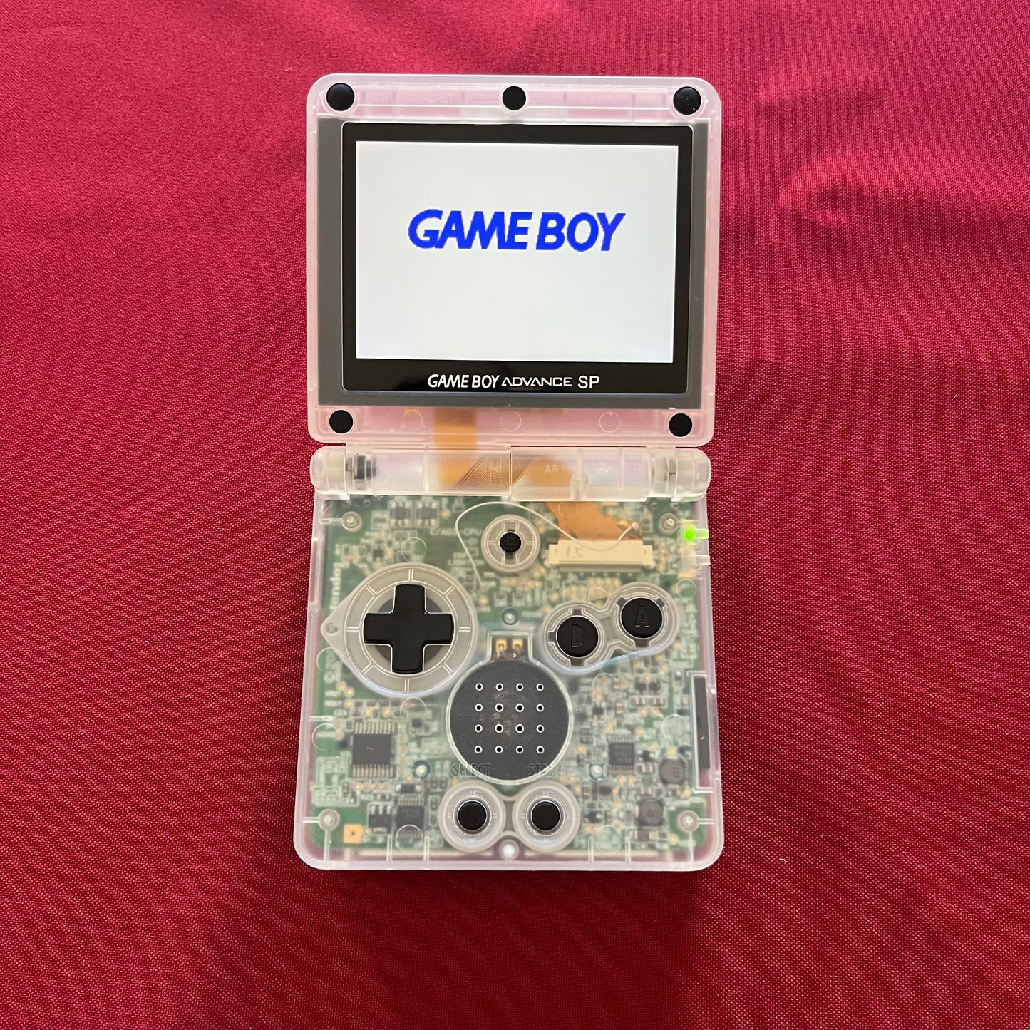 Nintendo Gameboy Advance SP s IPS displejem a USB-C modem